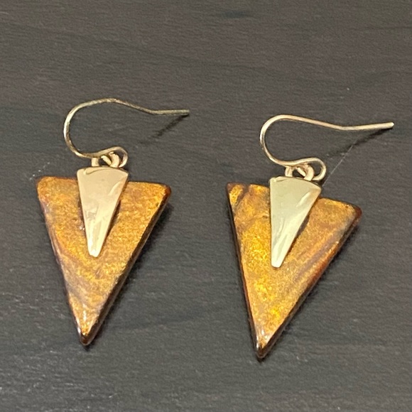 Vintage Brown Shimmer Resin Inverted Triangle Drop Earrings - Picture 8 of 12